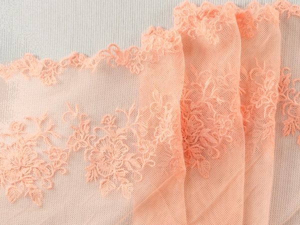 Orchid Pink Scalloped Lace Bralette